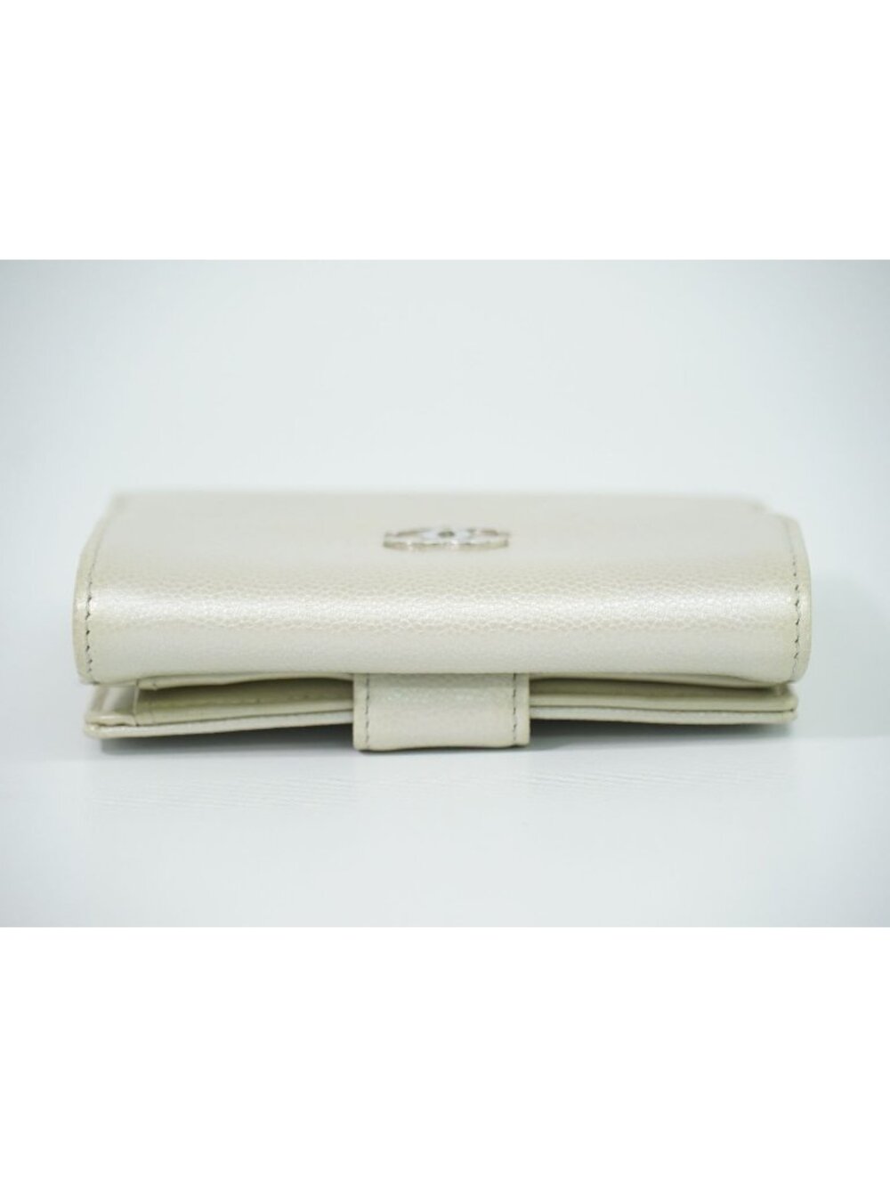 Chanel CC Logo Bifold Wallet Compact Leather Pearl White - Picture 5 of 9